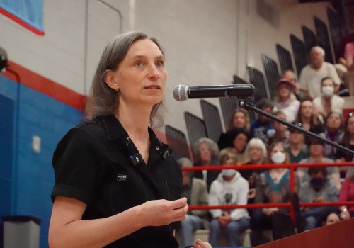 Understanding Town Hall Meetings: The Role of Elected Representatives in Gresham, Oregon